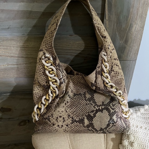 Micheal Kors, Gorgeous Snake skin look - Picture 2 of 14